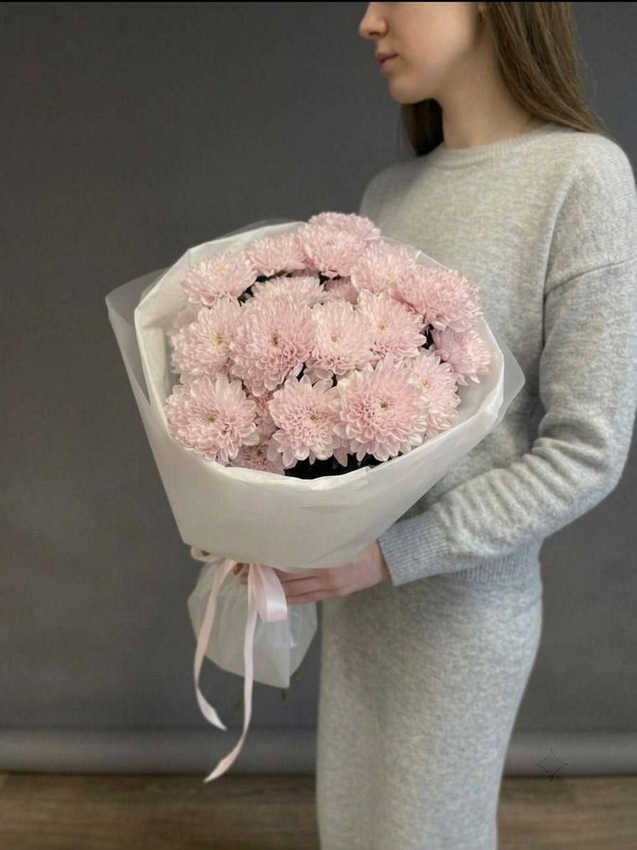 Моно-букет из розовых кустовых хризантем